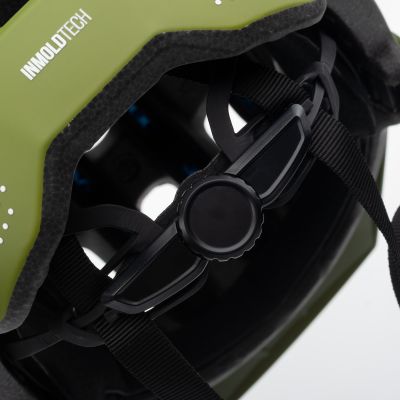 4. Kask TRIADE