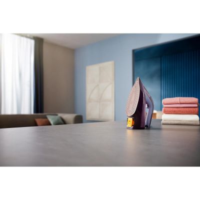 21. Philips | DST8021/30 | Żelazko parowe | Ciągła para 55 g/min | Wydajność silnego uderzenia pary 240 g/min | Purpura
