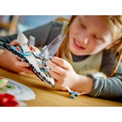 8. LEGO City 60430 Statek międzygwiezdny