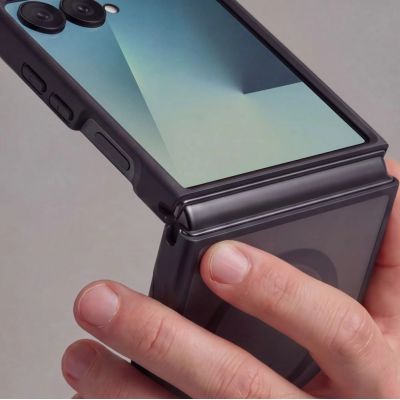 7. Etui Tech-Protect Magmat MagSafe na Samsung Galaxy Z Flip 8 - czarne matowe