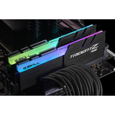 8. Zestaw pamięci G.SKILL TridentZ RGB F4-3600C18D-16GTZRX (DDR4; 2 x 8 GB; 3600 MHz; CL18)