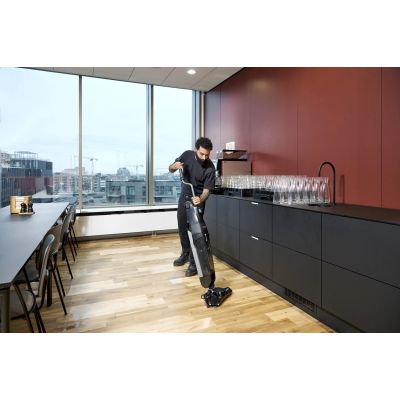 9. NILFISK Kompaktowy, pionowy automat myjący zasilany bateryjnie lit ion(HIT) 58002000