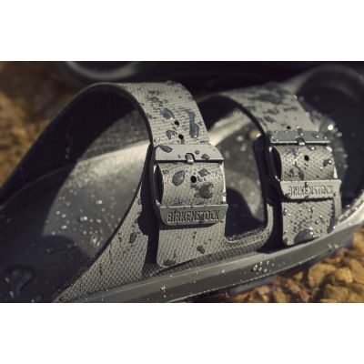 13. Klapki Birkenstock Mogami Terra Stealth 2-Strap 1029595
