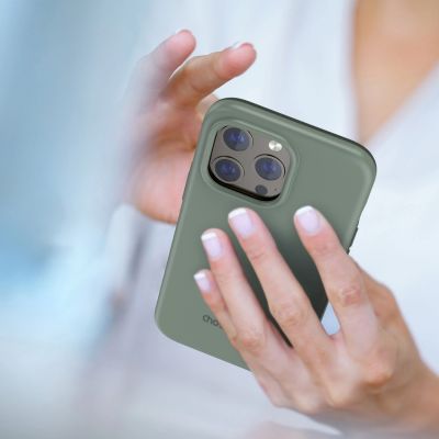 6. Choetech MFM Anti-drop case etui Made For MagSafe do iPhone 13 Pro zielony (PC0113-MFM-GN)