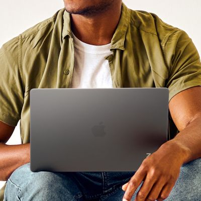 7. ZAGG Hardshell - obudowa ochronna do MacBook Air 13" M2 (2022) / M3 (2024) / M4 (2025) (smoke)