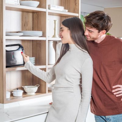 6. Opiekacz do kanapek Black+Decker BXSA753E