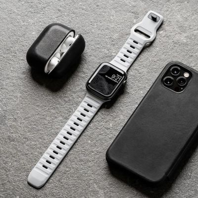 3. Pasek Tech-Protect IconBand Line na Apple Watch 4 / 5 / 6 / 7 / 8 / 9 / SE / Ultra 1 / 2 (42/44/45/49 mm) - pomarańczowy