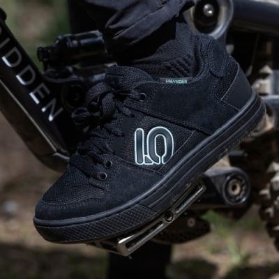 11. Buty damskie Five Ten Freerider - core black/grey six rozmiar: 37_5