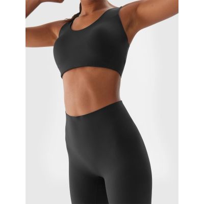 3. Biustonosz treningowy ze średnim wsparciem 4F 4FWAW24USBAF161-20S