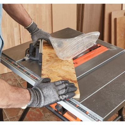 8. Pilarka stołowa BES720-QS BLACK+DECKER