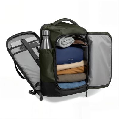4. Plecak Tech-Protect Defender S70 RYANAIR & WIZZAIR 24L na laptop - ciemnozielony