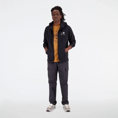 10. Bluza New Balance Essentials Stacked Logo Fren BK M MJ31536BK