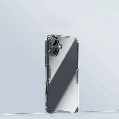 7. Etui Nillkin Nature Pro Case na iPhone 16 - przezroczysto-białe