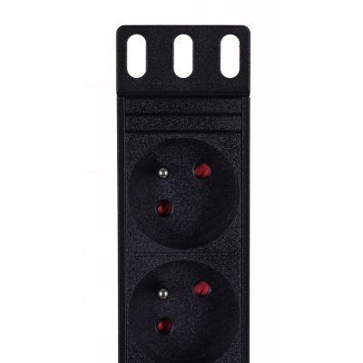 7. Listwa zasilająca A-LAN PZ081U (8 x UTE; 16 A (3680 W); 1,8m; kolor czarny)