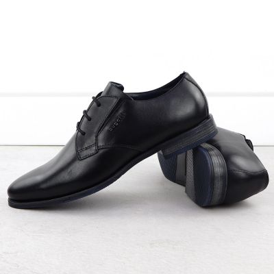 3. Skórzane wizytowe półbuty męskie czarne Bugatti SS153157