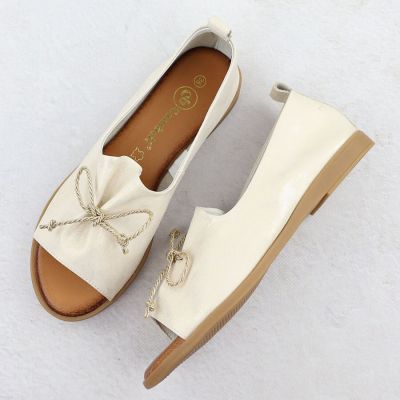 7. Botki damskie lakierowane z klamrą czarne Potocki