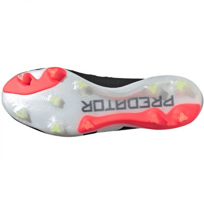 12. Buty piłkarskie adidas Predator Elite FG M IE1802