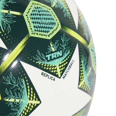 4. Piłka nożna adidas UCL Training JH1281