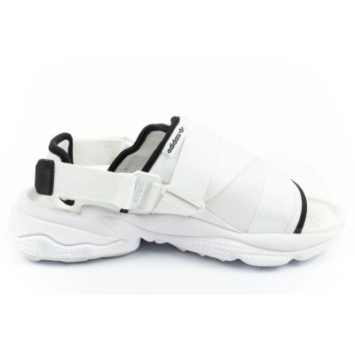 26. Buty adidas Ozweego Sandal W H67276