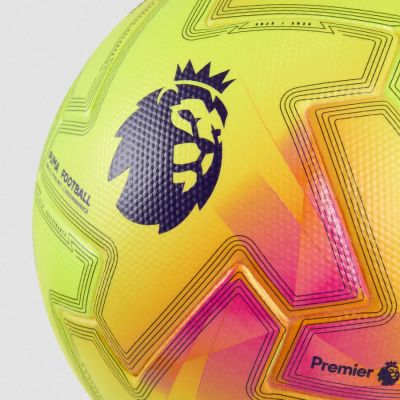 3. Piłka Puma Orbita Ultimate PL Lights 084702-01