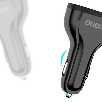 7. Dudao ładowarka samochodowa szybkie ładowanie Quick Charge 3.0 QC3.0 2.4A 18W 3x USB biały (R7S white)