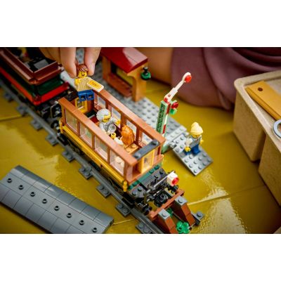 4. LEGO City 60511 - Retro pociąg z lokomotywą parową