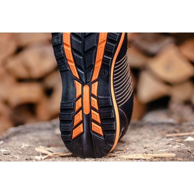 4. NEO tools 82-108 obuwie ochronne