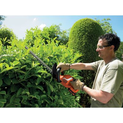 7. Nożyce do żywopłotu akumulatorowe 18V, 45cm GTC1845L20-QW BLACK+DECKER