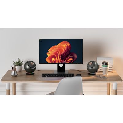 8. Creative Labs Creative Pebble Nova Black