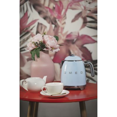 11. Mini czajnik SMEG Kettle KLF05PBEU 0,8L pastelbleu