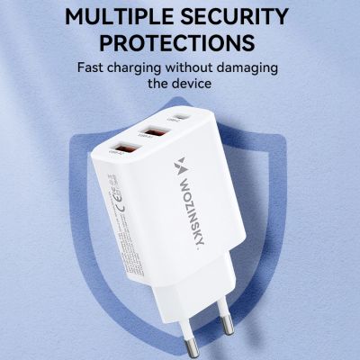 7. Ładowarka sieciowa Wozinsky CWCUCW 30W USB-C / 2 x USB-A - biała