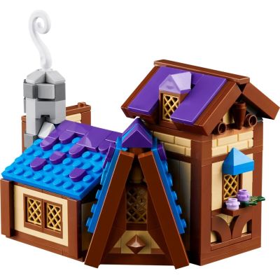 13. LEGO IDEAS 21348 Dungeons & Dragons: Opowieść czerwonego smoka