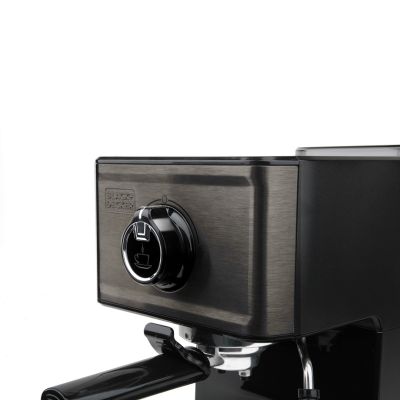 7. Ekspres ciśnieniowy kolbowy Black+Decker BXCO1200E (1200W)