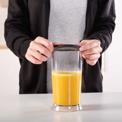 4. Blender ręczny Black+Decker BXHBA800E (800W)