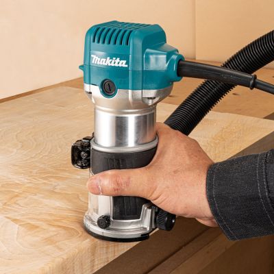 10. Frezarko-wycinarka elektryczna 710W MAKITA RT0702CX2J