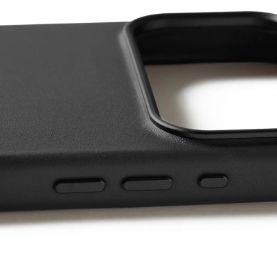24. Etui skórzane do iPhone 17 Pro Max Black Mujjo