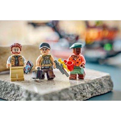 12. LEGO Jurassic World 77983 - Atak mozazaura na łódź