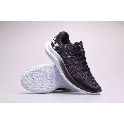 20. Buty Under Armour Velocity Wind 2 M 3024903-001