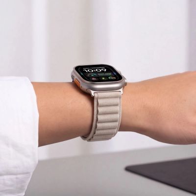 6. Pasek Tech-Protect Nylon Pro na Apple Watch 44 / 45 / 46 / 49 mm - beżowy