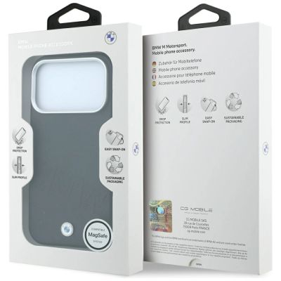 8. Etui BMW Sign Inclined Deboss Letters MagSafe na iPhone 17 Pro / 18 Pro - czarne