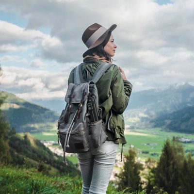 17. Premium selfie stick Wozinsky WST-360YS 1,8m z funkcją statywu z automatycznym śledzeniem twarzy 360° AI sterowanie gestami - czarny