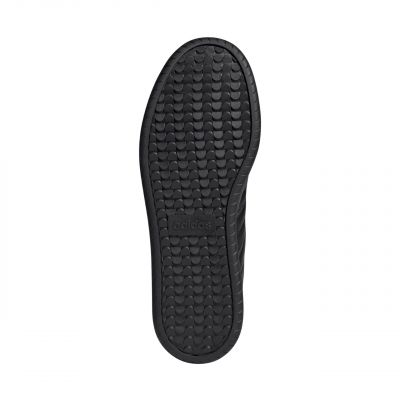 6. Buty adidas Barreda M JR1321