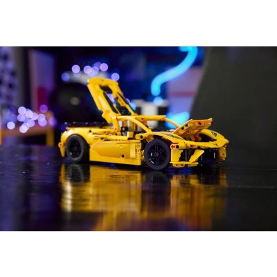 10. LEGO Technic 42205 - Chevrolet Corvette Stingray