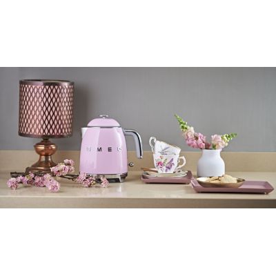 5. Czajnik SMEG Kettle (KLF05PKEU) mini 0,8L pink