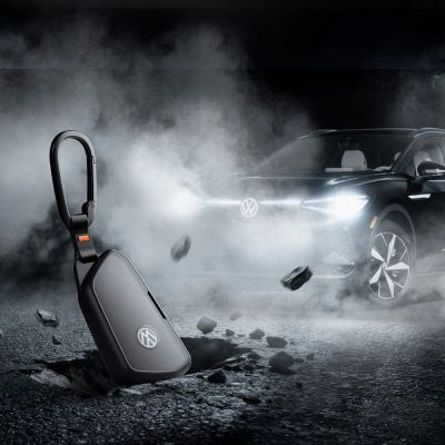 7. Etui Spigen VK100 Key Fob Case na klucze samochodowe - czarne