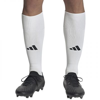 4. Buty piłkarskie adidas Predator Accuracy.1 Low FG M GW4575