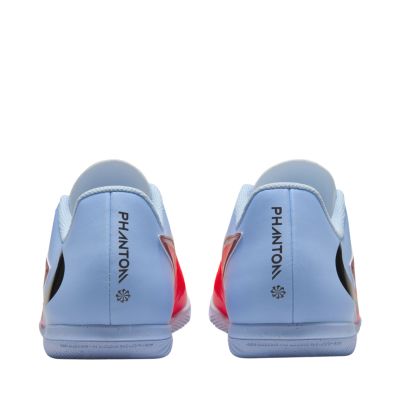 9. Buty piłkarskie Nike Phantom 6 Low Club IC HQ2323 400