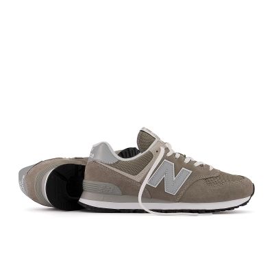 15.  Buty New Balance M ML574EVG.2E