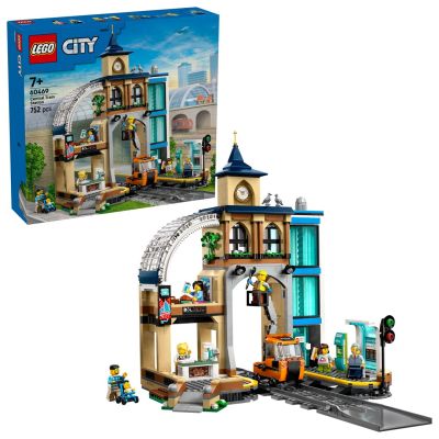 19. LEGO City 60469 Centralny dworzec kolejowy