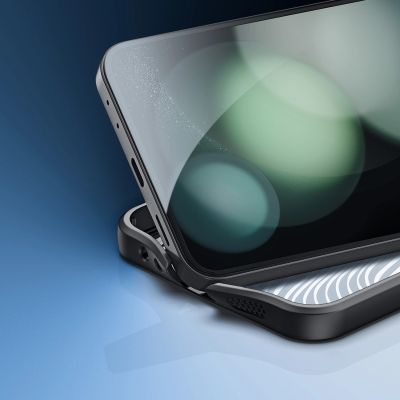 10. Etui Dux Ducis Aimo na Samsung Galaxy Z Flip 6 - czarne